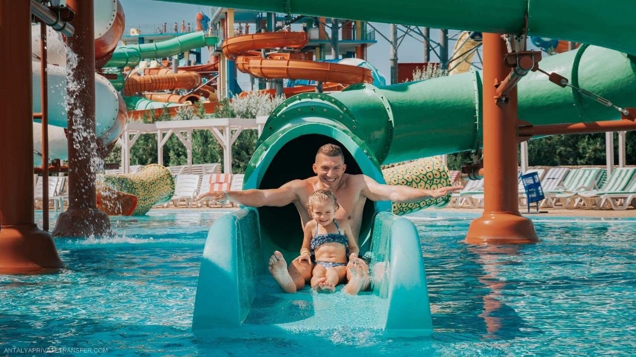 Cilat hotele kanë më së shumti pishina në Antalya?
